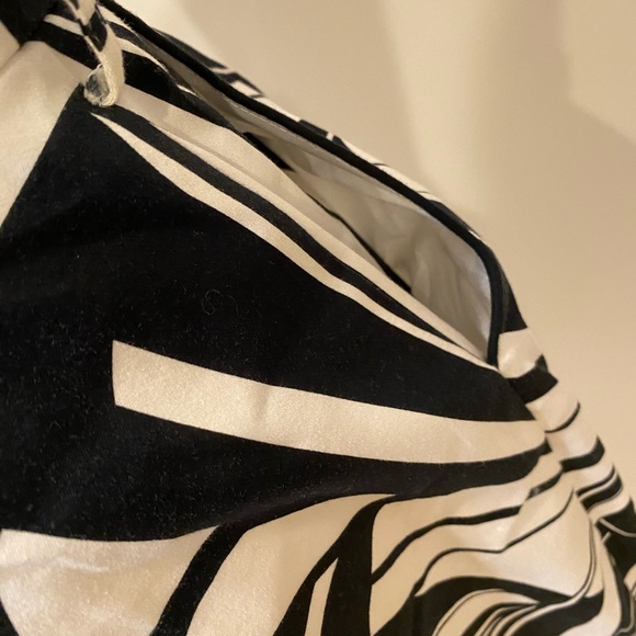 GNW Monochrome Abstract Midi Dress - Picture 3 of 5